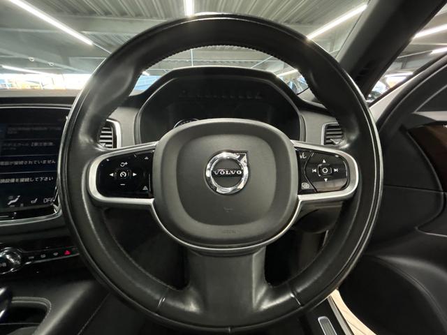 ＸＣ９０ Ｔ６　ＡＷＤ　インスクリプション　サンルーフ／黒革シート／ベンチレーション／シートヒーター／ステアリングヒーター／全周囲カメラ／ＡｐｐｌｅＣａｒＰｌａｙ／ブラインドスポット／パワーテールゲート／フルセグ／ヘッドアップディスプレイ（43枚目）