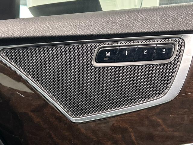 ＸＣ９０ Ｔ６　ＡＷＤ　インスクリプション　サンルーフ／黒革シート／ベンチレーション／シートヒーター／ステアリングヒーター／全周囲カメラ／ＡｐｐｌｅＣａｒＰｌａｙ／ブラインドスポット／パワーテールゲート／フルセグ／ヘッドアップディスプレイ（61枚目）