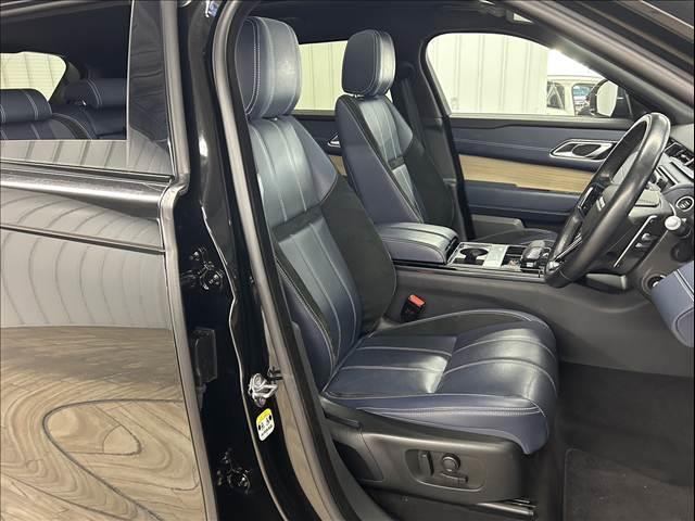 レンジローバーヴェラール Ｒ－ＤＹＮＡＭＩＣ　Ｓ　パノラマルーフ／ＭＥＲＩＤＩＡＮサウンド／全周囲カメラ／シートクーラー／シートクーラー／後期モデル／レーダークルーズコントロール／プッシュスタート／Ｂｌｕｅｔｏｏｔｈ接続／ブラインドスポットモニター／（7枚目）