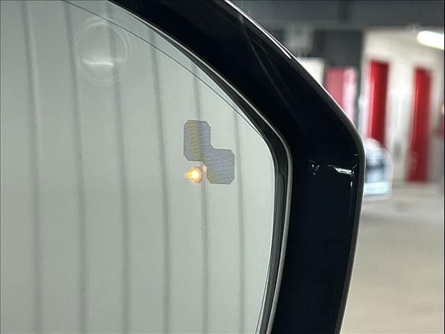 レンジローバーヴェラール Ｒ－ＤＹＮＡＭＩＣ　Ｓ　パノラマルーフ／ＭＥＲＩＤＩＡＮサウンド／全周囲カメラ／シートクーラー／シートクーラー／後期モデル／レーダークルーズコントロール／プッシュスタート／Ｂｌｕｅｔｏｏｔｈ接続／ブラインドスポットモニター／（11枚目）