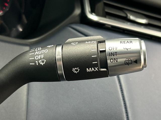 レンジローバーヴェラール Ｒ－ＤＹＮＡＭＩＣ　Ｓ　パノラマルーフ／ＭＥＲＩＤＩＡＮサウンド／全周囲カメラ／シートクーラー／シートクーラー／後期モデル／レーダークルーズコントロール／プッシュスタート／Ｂｌｕｅｔｏｏｔｈ接続／ブラインドスポットモニター／（41枚目）