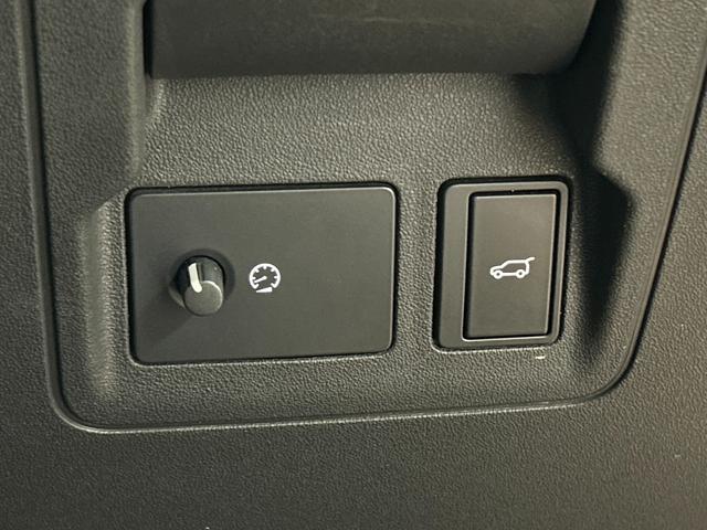 レンジローバーヴェラール Ｒ－ＤＹＮＡＭＩＣ　Ｓ　パノラマルーフ／ＭＥＲＩＤＩＡＮサウンド／全周囲カメラ／シートクーラー／シートクーラー／後期モデル／レーダークルーズコントロール／プッシュスタート／Ｂｌｕｅｔｏｏｔｈ接続／ブラインドスポットモニター／（57枚目）