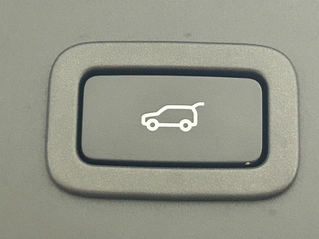 レンジローバーヴェラール Ｒ－ＤＹＮＡＭＩＣ　Ｓ　パノラマルーフ／ＭＥＲＩＤＩＡＮサウンド／全周囲カメラ／シートクーラー／シートクーラー／後期モデル／レーダークルーズコントロール／プッシュスタート／Ｂｌｕｅｔｏｏｔｈ接続／ブラインドスポットモニター／（58枚目）