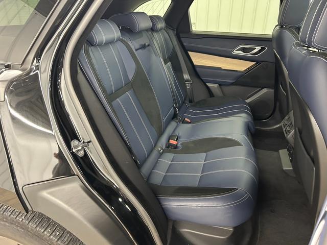 レンジローバーヴェラール Ｒ－ＤＹＮＡＭＩＣ　Ｓ　パノラマルーフ／ＭＥＲＩＤＩＡＮサウンド／全周囲カメラ／シートクーラー／シートクーラー／後期モデル／レーダークルーズコントロール／プッシュスタート／Ｂｌｕｅｔｏｏｔｈ接続／ブラインドスポットモニター／（70枚目）