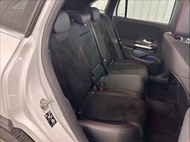GLAクラス GLA200d 4マチック AMGライン サンルーフ/レーダーセーフティPKG/全周囲カメラ/シートヒーター/パワーテールゲート/ブラインドスポット/アダプティブクルーズコントロール/フルセグ/パワーシート/ETC/メーカーナビ/キーレスゴー(8枚目)