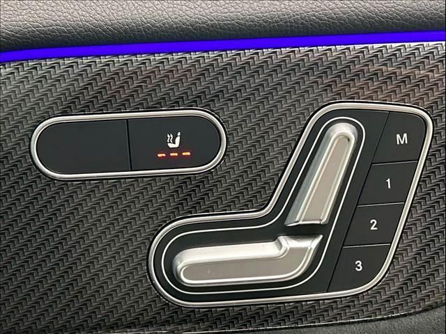 GLAクラス GLA200d 4マチック AMGライン サンルーフ/レーダーセーフティPKG/全周囲カメラ/シートヒーター/パワーテールゲート/ブラインドスポット/アダプティブクルーズコントロール/フルセグ/パワーシート/ETC/メーカーナビ/キーレスゴー(10枚目)