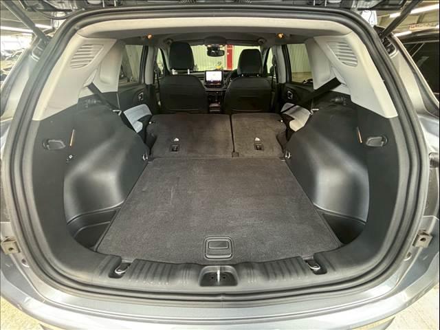 ジープ・コンパス ロンジチュード　ＡｐｐｌｅＣａｒＰｌａｙ／アダプティブクルーズコントロール／ブラインドスポット／バックモニター／ＬＥＤヘッドライト／デジタル液晶メーター／ＥＴＣ／プッシュスタート／フルセグ／純正アルミホイール（18枚目）