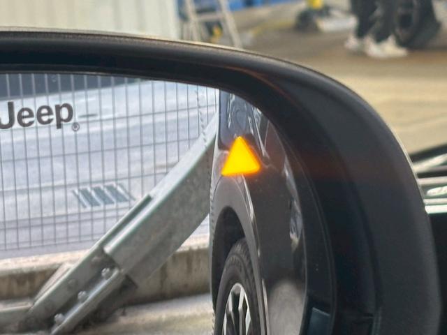 ジープ・コンパス ロンジチュード　ＡｐｐｌｅＣａｒＰｌａｙ／アダプティブクルーズコントロール／ブラインドスポット／バックモニター／ＬＥＤヘッドライト／デジタル液晶メーター／ＥＴＣ／プッシュスタート／フルセグ／純正アルミホイール（28枚目）