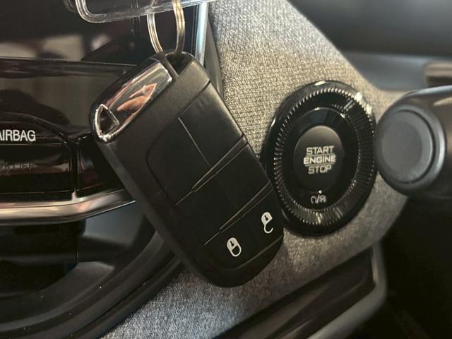 ジープ・コンパス ロンジチュード　ＡｐｐｌｅＣａｒＰｌａｙ／アダプティブクルーズコントロール／ブラインドスポット／バックモニター／ＬＥＤヘッドライト／デジタル液晶メーター／ＥＴＣ／プッシュスタート／フルセグ／純正アルミホイール（31枚目）