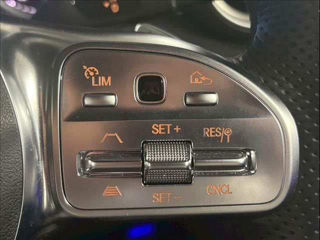 ＧＬＣ ＧＬＣ２２０ｄ　４マチック　ＡＭＧライン　サンルーフ／全周囲カメラ／シートヒーター／アンビエントライト／ブラインドアシスト／エアサスペンション／パワーシート／ＵＳＢポート／電動リアゲート／アダプティブクルーズコントロール／キーレスゴー（11枚目）