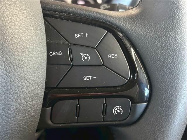 ジープ・レネゲード ナイトイーグル　特別仕様車／ＡｐｐｌｅＣａｒｐｌａｙ／クリアランスソナー／ブラインドアシスト／アイドリングストップ／レーンキープアシスト／ＵＳＢポート／スマートキー／クルーズコントロール／ＥＴＣ／オートライト（11枚目）