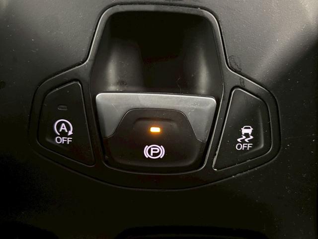 ジープ・レネゲード ナイトイーグル　特別仕様車／ＡｐｐｌｅＣａｒｐｌａｙ／クリアランスソナー／ブラインドアシスト／アイドリングストップ／レーンキープアシスト／ＵＳＢポート／スマートキー／クルーズコントロール／ＥＴＣ／オートライト（28枚目）