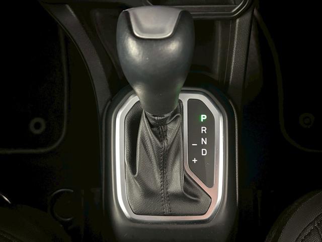 ジープ・レネゲード ナイトイーグル　特別仕様車／ＡｐｐｌｅＣａｒｐｌａｙ／クリアランスソナー／ブラインドアシスト／アイドリングストップ／レーンキープアシスト／ＵＳＢポート／スマートキー／クルーズコントロール／ＥＴＣ／オートライト（31枚目）