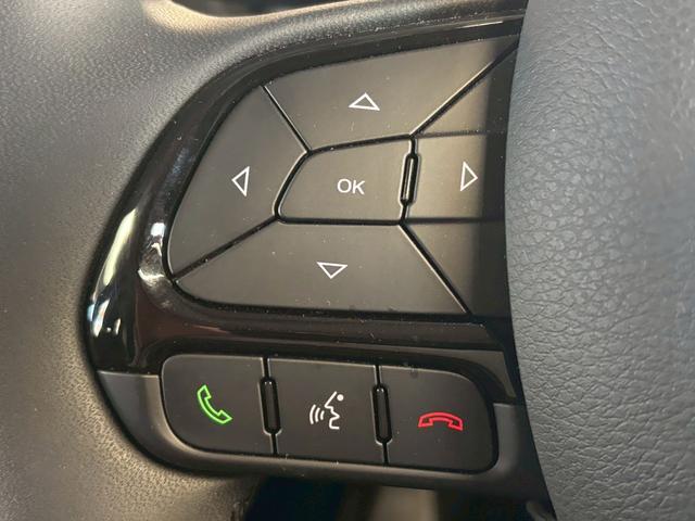 ジープ・レネゲード ナイトイーグル　特別仕様車／ＡｐｐｌｅＣａｒｐｌａｙ／クリアランスソナー／ブラインドアシスト／アイドリングストップ／レーンキープアシスト／ＵＳＢポート／スマートキー／クルーズコントロール／ＥＴＣ／オートライト（41枚目）