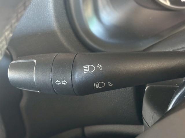 ジープ・レネゲード ナイトイーグル　特別仕様車／ＡｐｐｌｅＣａｒｐｌａｙ／クリアランスソナー／ブラインドアシスト／アイドリングストップ／レーンキープアシスト／ＵＳＢポート／スマートキー／クルーズコントロール／ＥＴＣ／オートライト（43枚目）