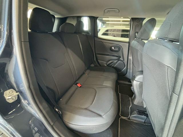 ジープ・レネゲード ナイトイーグル　特別仕様車／ＡｐｐｌｅＣａｒｐｌａｙ／クリアランスソナー／ブラインドアシスト／アイドリングストップ／レーンキープアシスト／ＵＳＢポート／スマートキー／クルーズコントロール／ＥＴＣ／オートライト（49枚目）