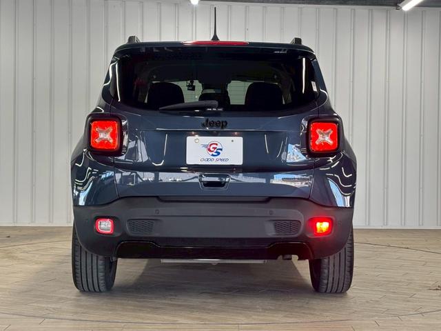 ジープ・レネゲード ナイトイーグル　特別仕様車／ＡｐｐｌｅＣａｒｐｌａｙ／クリアランスソナー／ブラインドアシスト／アイドリングストップ／レーンキープアシスト／ＵＳＢポート／スマートキー／クルーズコントロール／ＥＴＣ／オートライト（53枚目）