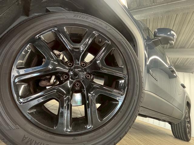 ジープ・レネゲード ナイトイーグル　特別仕様車／ＡｐｐｌｅＣａｒｐｌａｙ／クリアランスソナー／ブラインドアシスト／アイドリングストップ／レーンキープアシスト／ＵＳＢポート／スマートキー／クルーズコントロール／ＥＴＣ／オートライト（61枚目）