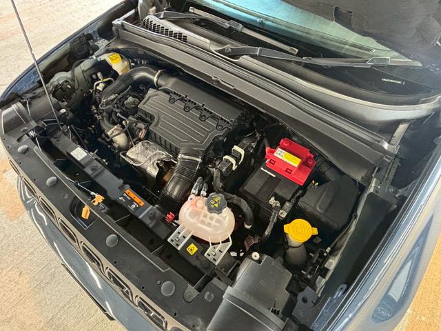 ジープ・レネゲード ナイトイーグル　特別仕様車／ＡｐｐｌｅＣａｒｐｌａｙ／クリアランスソナー／ブラインドアシスト／アイドリングストップ／レーンキープアシスト／ＵＳＢポート／スマートキー／クルーズコントロール／ＥＴＣ／オートライト（71枚目）