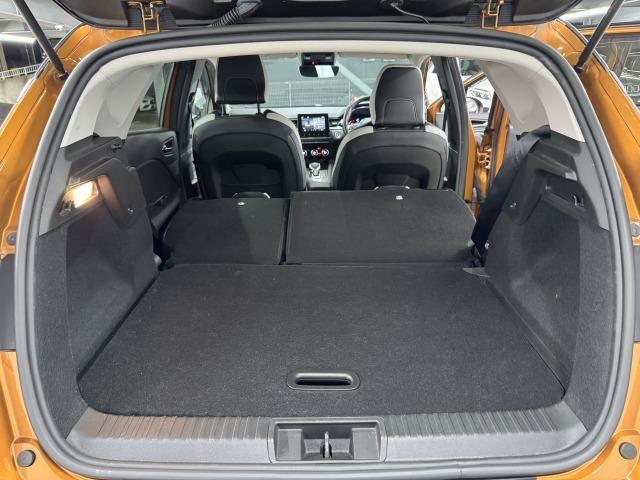 キャプチャー インテンス　純正ディスプレイオーディオ／ＡｐｐｌｅＣａｒＰｌａｙ／アンドロイドオート／Ｂｌｕｅｔｏｏｔｈ／全周囲カメラ／アダプティブクルーズコントロール／シートヒーター／ステアリングヒーター／ブラインドスポット（37枚目）