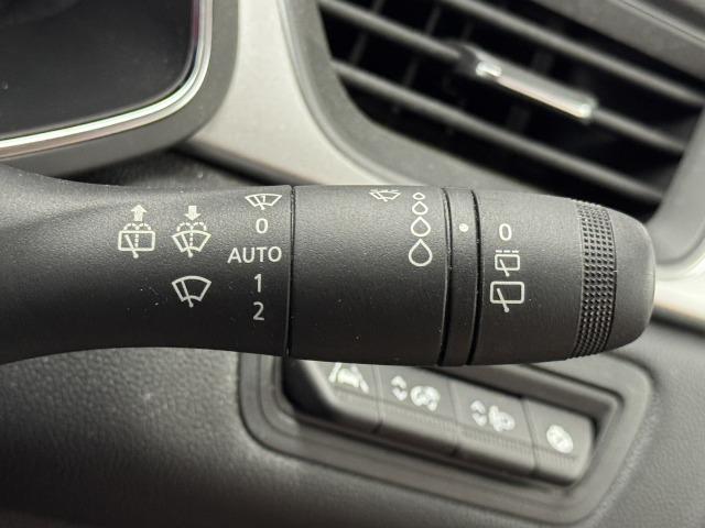 キャプチャー インテンス　純正ディスプレイオーディオ／ＡｐｐｌｅＣａｒＰｌａｙ／アンドロイドオート／Ｂｌｕｅｔｏｏｔｈ／全周囲カメラ／アダプティブクルーズコントロール／シートヒーター／ステアリングヒーター／ブラインドスポット（47枚目）