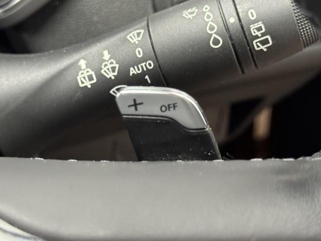 キャプチャー インテンス　純正ディスプレイオーディオ／ＡｐｐｌｅＣａｒＰｌａｙ／アンドロイドオート／Ｂｌｕｅｔｏｏｔｈ／全周囲カメラ／アダプティブクルーズコントロール／シートヒーター／ステアリングヒーター／ブラインドスポット（50枚目）