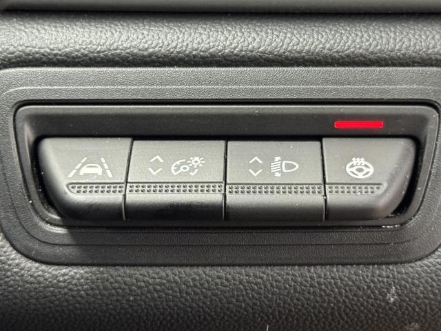 キャプチャー インテンス　純正ディスプレイオーディオ／ＡｐｐｌｅＣａｒＰｌａｙ／アンドロイドオート／Ｂｌｕｅｔｏｏｔｈ／全周囲カメラ／アダプティブクルーズコントロール／シートヒーター／ステアリングヒーター／ブラインドスポット（56枚目）