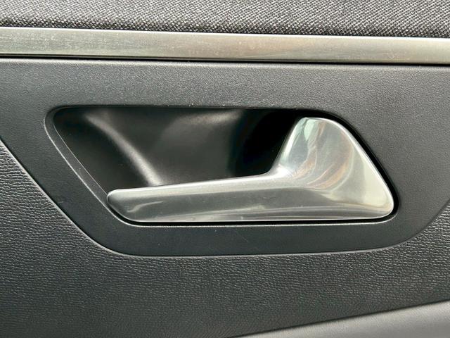 ３００８ ＧＴ　Ｂｌｕｅ　ＨＤｉ　スペシャルエディション　グリップコントロール／ブラインドスポット／オートエアコン／バックカメラ／クルーズコントロール／電動リアゲート／ＥＴＣ／ＵＳＢポート／プッシュスタート／パドルシフト／チャイルドロック／レーンキープアシス（41枚目）