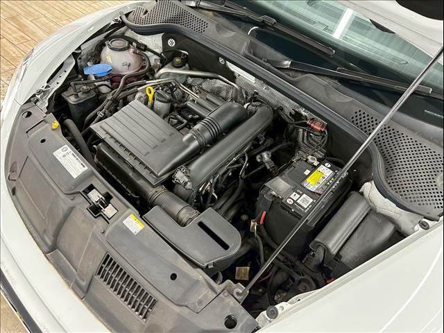 ザ・ビートル Rライン ブラインドスポット/純正ナビ/クルーズコントロール/バックモニター/フルセグ/クリアランスソナー/プッシュスタート/パドルシフト/ETC/純正アルミホイールオートエアコン/オートライト(12枚目)