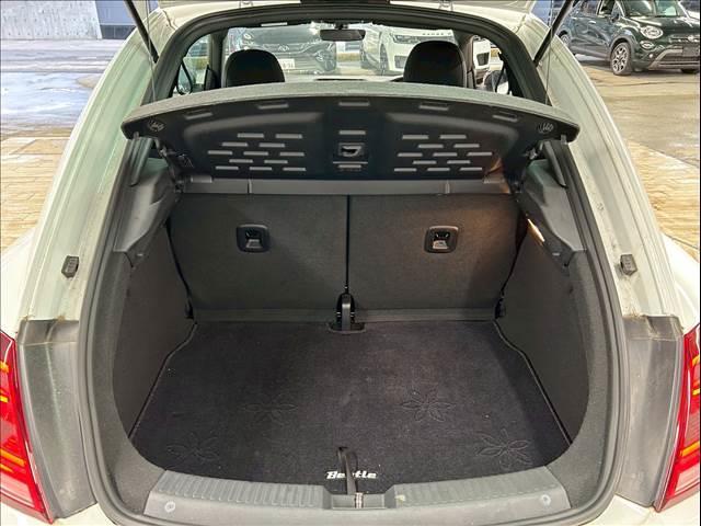 ザ・ビートル Rライン ブラインドスポット/純正ナビ/クルーズコントロール/バックモニター/フルセグ/クリアランスソナー/プッシュスタート/パドルシフト/ETC/純正アルミホイールオートエアコン/オートライト(18枚目)