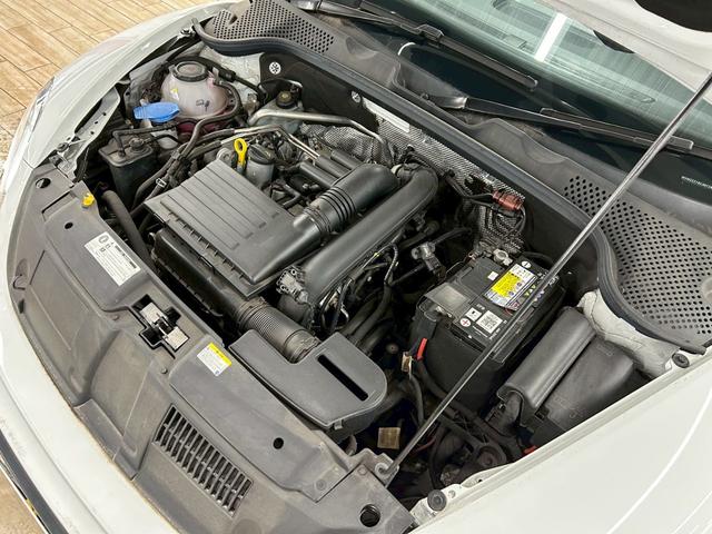 ザ・ビートル Rライン ブラインドスポット/純正ナビ/クルーズコントロール/バックモニター/フルセグ/クリアランスソナー/プッシュスタート/パドルシフト/ETC/純正アルミホイールオートエアコン/オートライト(65枚目)