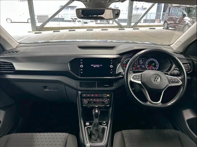 T-クロス TSI 1st 特別仕様車/AppleCarplay/アダプティブクルーズコントロール/ブラインドスポット/フルセグ/メーカーナビ/バックモニター/ETC/LEDヘッドライト/パーキングアシスト/CD・DVD再生(3枚目)