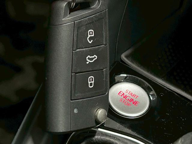 T-クロス TSI 1st 特別仕様車/AppleCarplay/アダプティブクルーズコントロール/ブラインドスポット/フルセグ/メーカーナビ/バックモニター/ETC/LEDヘッドライト/パーキングアシスト/CD・DVD再生(44枚目)