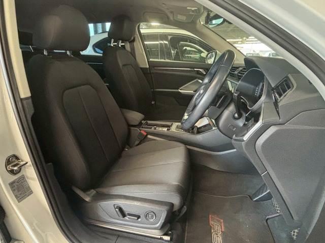 【インテリア】ブラックを基調とした、洗練されたインテリアは一見の価値あり。