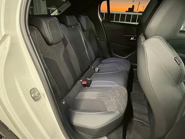 208 GT ガラスルーフ/AppleCarplay/レーンキープ/レーダークルーズコントロール/プッシュスタート/Bluetooth接続/LEDヘッドライト/デジタルインナーミラー/シートヒーター/(8枚目)