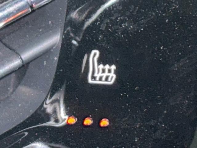 208 GT ガラスルーフ/AppleCarplay/レーンキープ/レーダークルーズコントロール/プッシュスタート/Bluetooth接続/LEDヘッドライト/デジタルインナーミラー/シートヒーター/(9枚目)