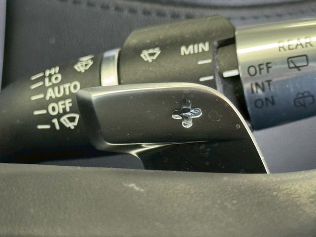 Fペイス D200 AppleCarplay/全周囲カメラ/シートヒーター/コールドクライメートパック/ステアリングヒーター/レーダークルーズコントロール/ブラインドスポットモニター/Bluetooth接続/パワーシート(31枚目)