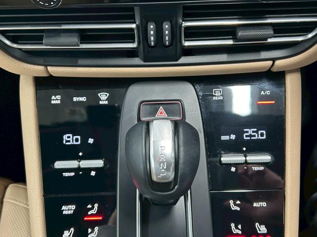 マカン ベースグレード AppleCarplay/全周囲カメラ/シートヒーター/ベージュレザーシート/シートクーラー/スポーツクロノパッケージ/ブラインドスポットモニター/レーダークルーズコントロール/ステアリングスイッチ(41枚目)