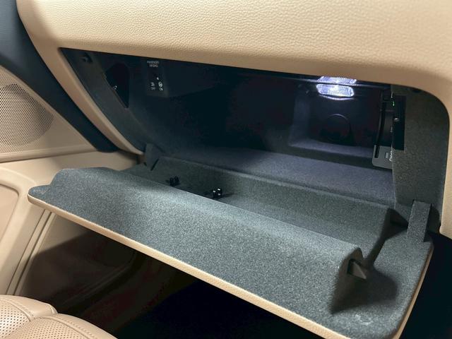 マカン ベースグレード AppleCarplay/全周囲カメラ/シートヒーター/ベージュレザーシート/シートクーラー/スポーツクロノパッケージ/ブラインドスポットモニター/レーダークルーズコントロール/ステアリングスイッチ(44枚目)