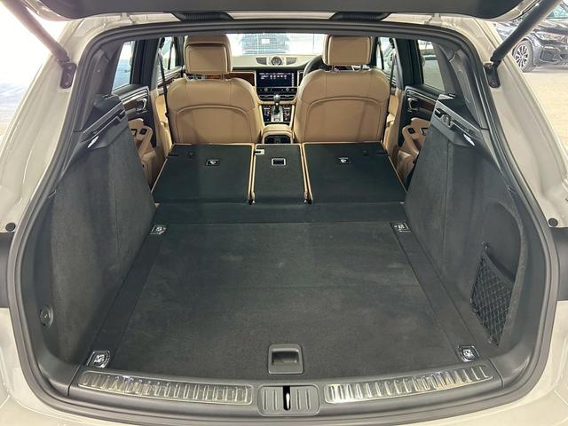 マカン ベースグレード AppleCarplay/全周囲カメラ/シートヒーター/ベージュレザーシート/シートクーラー/スポーツクロノパッケージ/ブラインドスポットモニター/レーダークルーズコントロール/ステアリングスイッチ(68枚目)