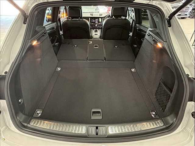 マカン ベースグレード パノラマサンルーフ/AppleCarplay/メーカーナビ/全周囲カメラ/シートヒーター/パワーシート/ハーフレザー/クルーズコントロール/パドルシフト/ステアリングスイッチ/パワーバックドア/ETC(18枚目)