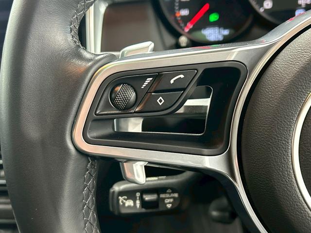 マカン ベースグレード パノラマサンルーフ/AppleCarplay/メーカーナビ/全周囲カメラ/シートヒーター/パワーシート/ハーフレザー/クルーズコントロール/パドルシフト/ステアリングスイッチ/パワーバックドア/ETC(34枚目)