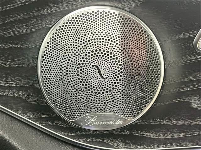 【Ｂｕｒｍｅｓｔｅｒ（ブルメスター）】オプションの高音質スピーカーを搭載しております。専用チューニングにより、クリアで臨場感あふれるサウンドを実現しワンランク上の空間をお楽しみください。