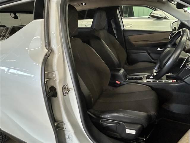 ＤＳ３クロスバック ソーシック　ナビゲーション／ＡｐｐｌｅＣａｒＰｌａｙ／アンドロイドオート／Ｂｌｕｅｔｏｏｔｈ／バックカメラ／アダプティブクルーズコントロール／ブラインドスポットモニターパドルシフト／ＬＥＤヘッドライト（7枚目）