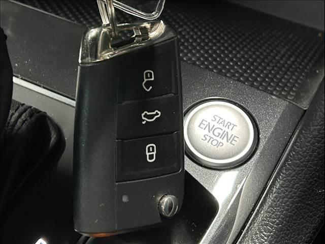 ティグアン ＴＤＩ　４モーション　ハイライン　ＡｐｐｌｅＣａｒｐｌａｙ／全周囲カメラ／メーカーナビ／フルセグテレビ／シートヒーター／アダプティブクルーズコントロール／ステアリングスイッチ／パドルシフト／パワーバックドア／プッシュスタート／（10枚目）