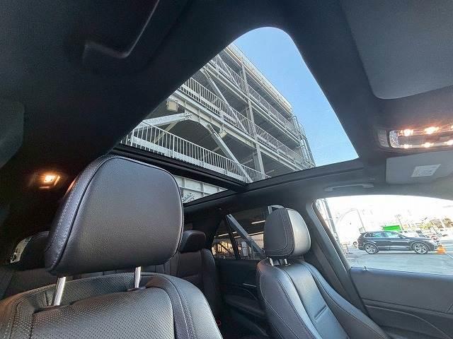 【パノラマムーンルーフ】全世代から大人気の特別アイテム、大型ムーンルーフです。通常のサンルーフと比べ開口が広く開放感があります！！