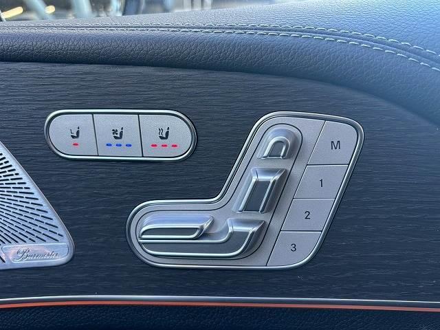 【シートヒーター＆シートクーラー】高級車にふさわしい快適装備で、夏場は座面から涼しい風が、冬場は身体の芯からポカポカになりますね。