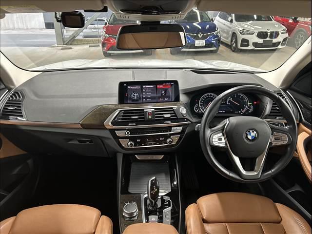 Ｘ３ ディーゼル　ｘＤｒｉｖｅ　２０ｄ　ｘＬｉｎｅ　ＲＨＤ　茶革／シートヒーター／アダプティブクルコン／クリアランスソナー／ブラインドアシスト／フルセグ／電動リアゲート／ヘッドアップディスプレイ／スマートキー／Ｗエアコン／パワーシート／全周囲カメラ／ＬＥＤ（3枚目）