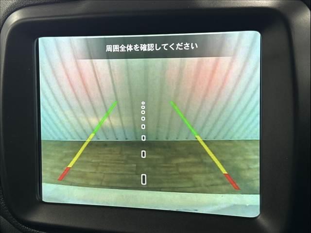 ジープ・レネゲード リミテッド 純正ナビ/フルセグTV/Bluetooth/バックカメラ/AppleCarplay/アンドロイドオート/黒革/シートヒーター/ステアリングヒーター/ブラインドスポットモニター/LEDヘッドライト(5枚目)