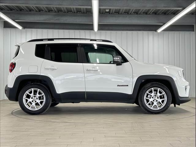 ジープ・レネゲード リミテッド 純正ナビ/フルセグTV/Bluetooth/バックカメラ/AppleCarplay/アンドロイドオート/黒革/シートヒーター/ステアリングヒーター/ブラインドスポットモニター/LEDヘッドライト(15枚目)